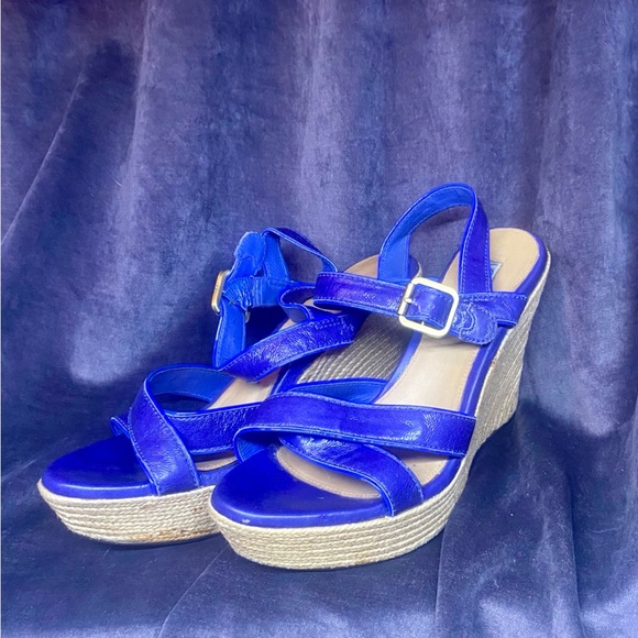 UGG 9 - Picture 2 of 8